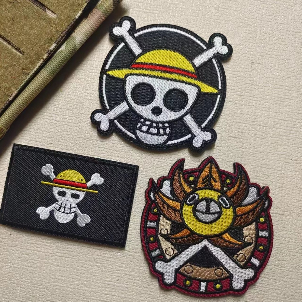 One Piece Badg Cartoon-Ärmelau – Velcro Sew On Bewertung und Preis