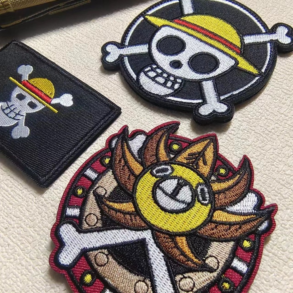 One Piece Badg Cartoon-Ärmelau – Velcro Sew On Bewertung und Preis