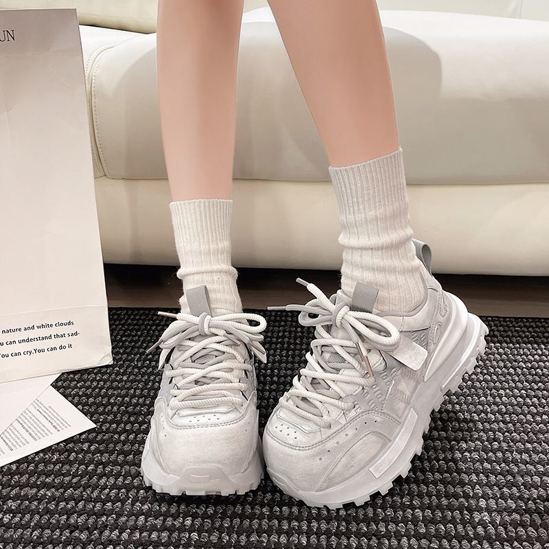 Chunky-Sneaker im Herbst-Vinta – Sewing Latex Bewertung und Preis