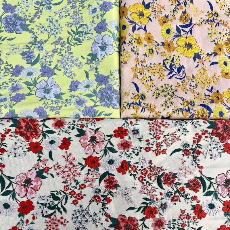 Roter Kleiner Blumen-Jacquard- – Vintage Sewing Textile Bewertung und Preis