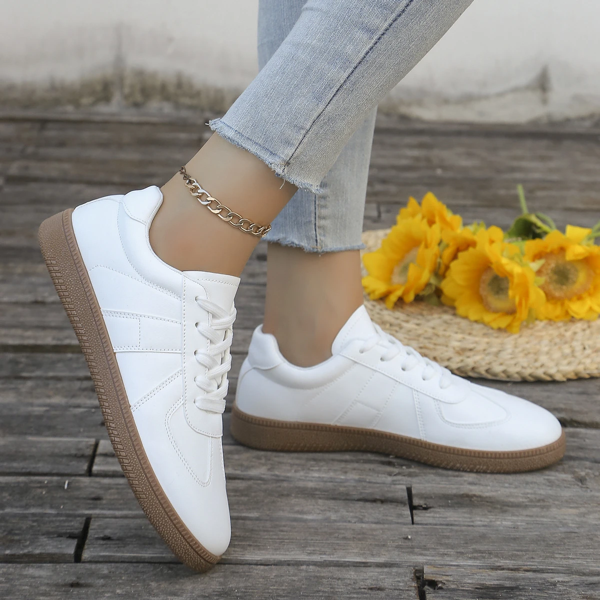 Lässige weiße Sportschuhe für  – Sewing Garment Bewertung und Preis