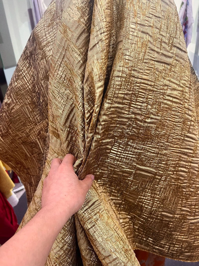 Bronzefarbener, strukturierter – Vintage Sewing Textile Bewertung und Preis